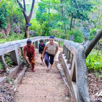 Up the 203 stairs to the Phnom Chngok cavern and temple