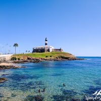 The lighthouse and the Bahia Naútico Museum